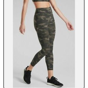 Athleta Ultimate 7/8 Tight - Size XS